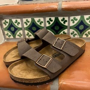 Men’s Arizona Birkenstock Sandals size 10-10.5